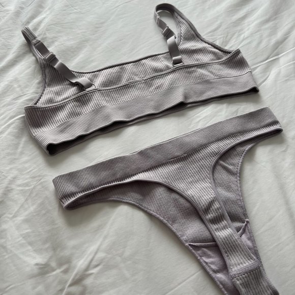 Weekday - Thong and Bra - Picture 4 of 5